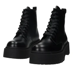 Anfibi. Tacco alto 4cm