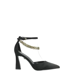 Décolleté con cinturino intrecciato.Tacco alto 9cm