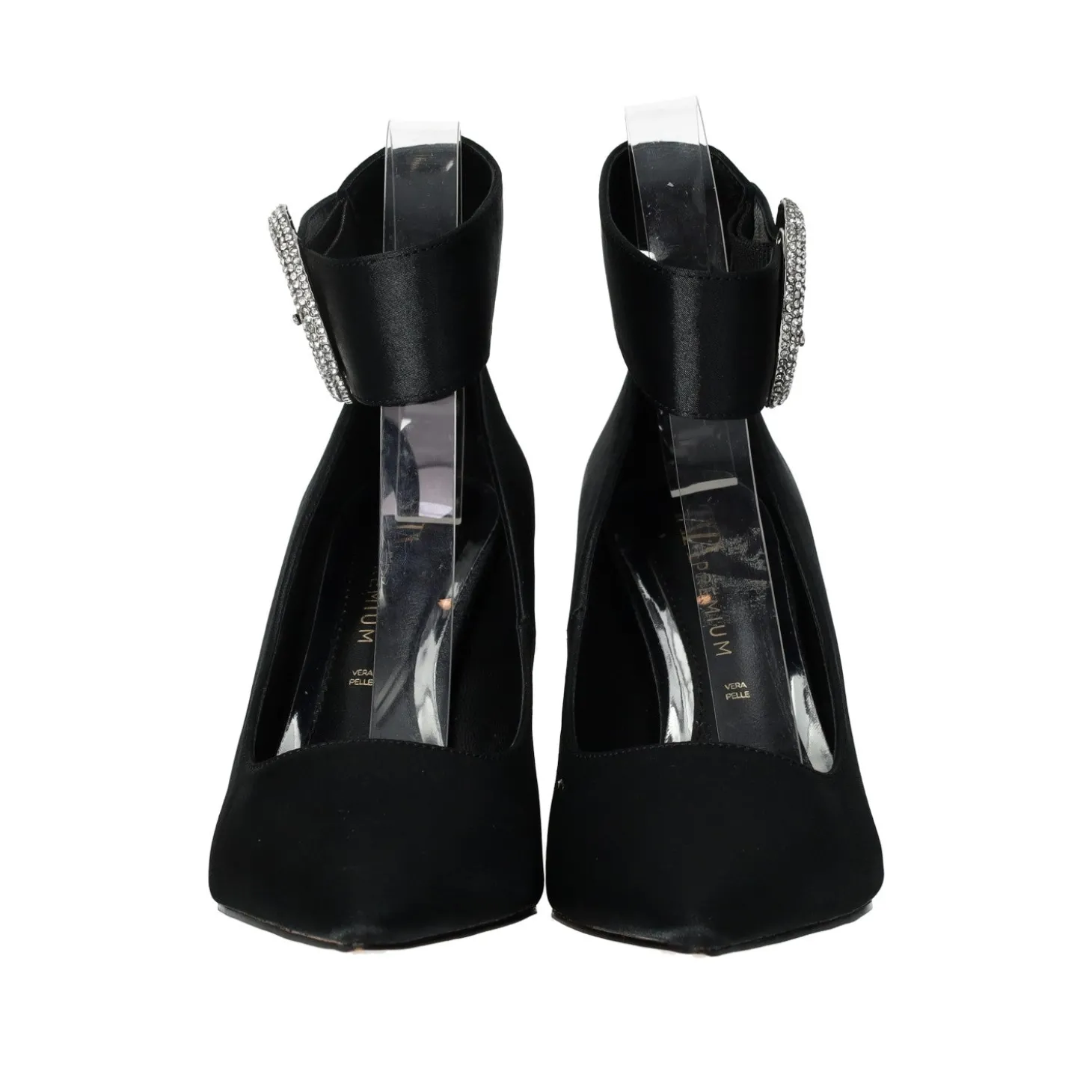 Décolleté con fibbia in giiello.Tacco alto 10cm