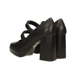 Décolleté con punta squadrata e doppio cinturino. Tacco alto 9cm