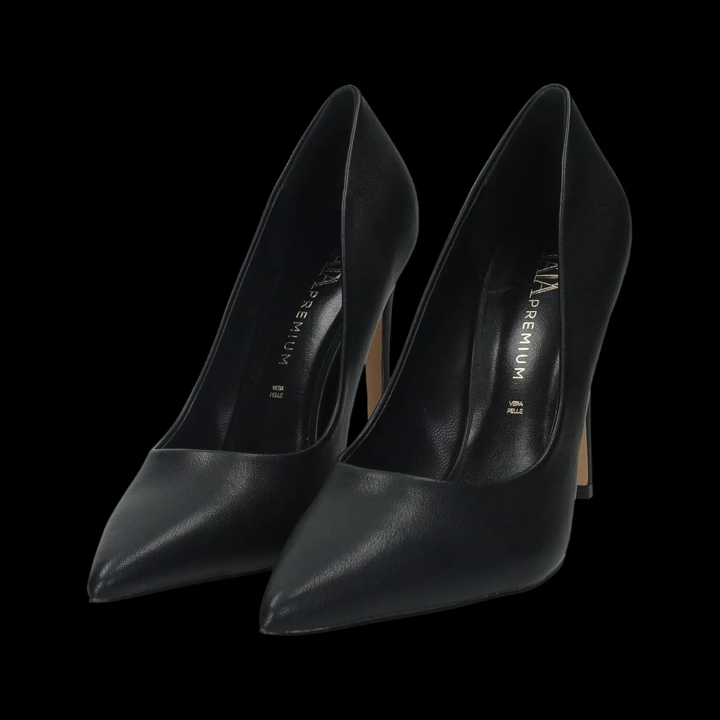 Décolleté con sottopiede in vera pelle.Tacco alto 8 cm