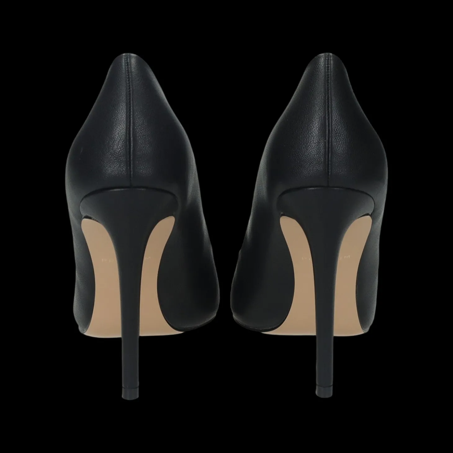 Décolleté con sottopiede in vera pelle.Tacco alto 8 cm