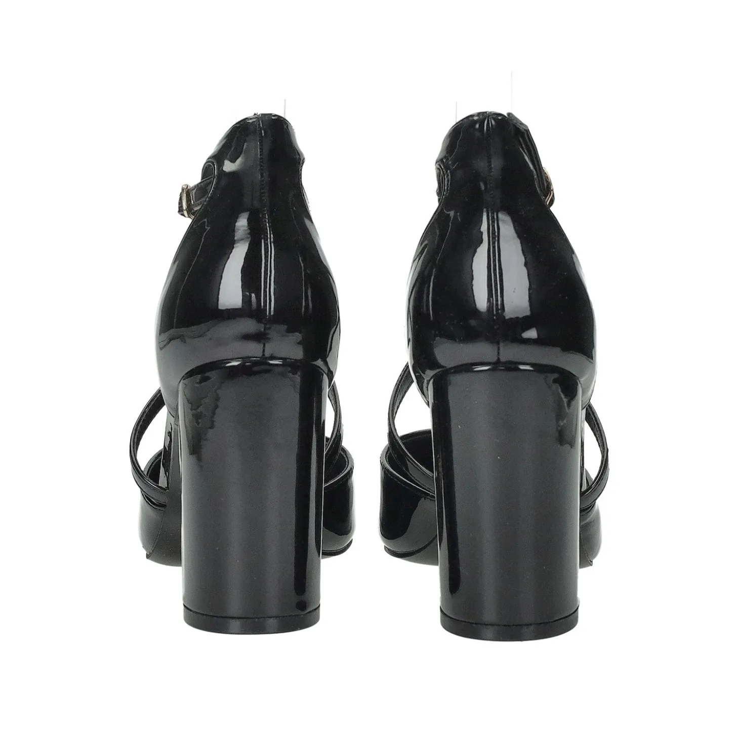 Décolleté con tacco a rocchetto. Tacco alto 9cm