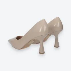 Décolleté in vernice