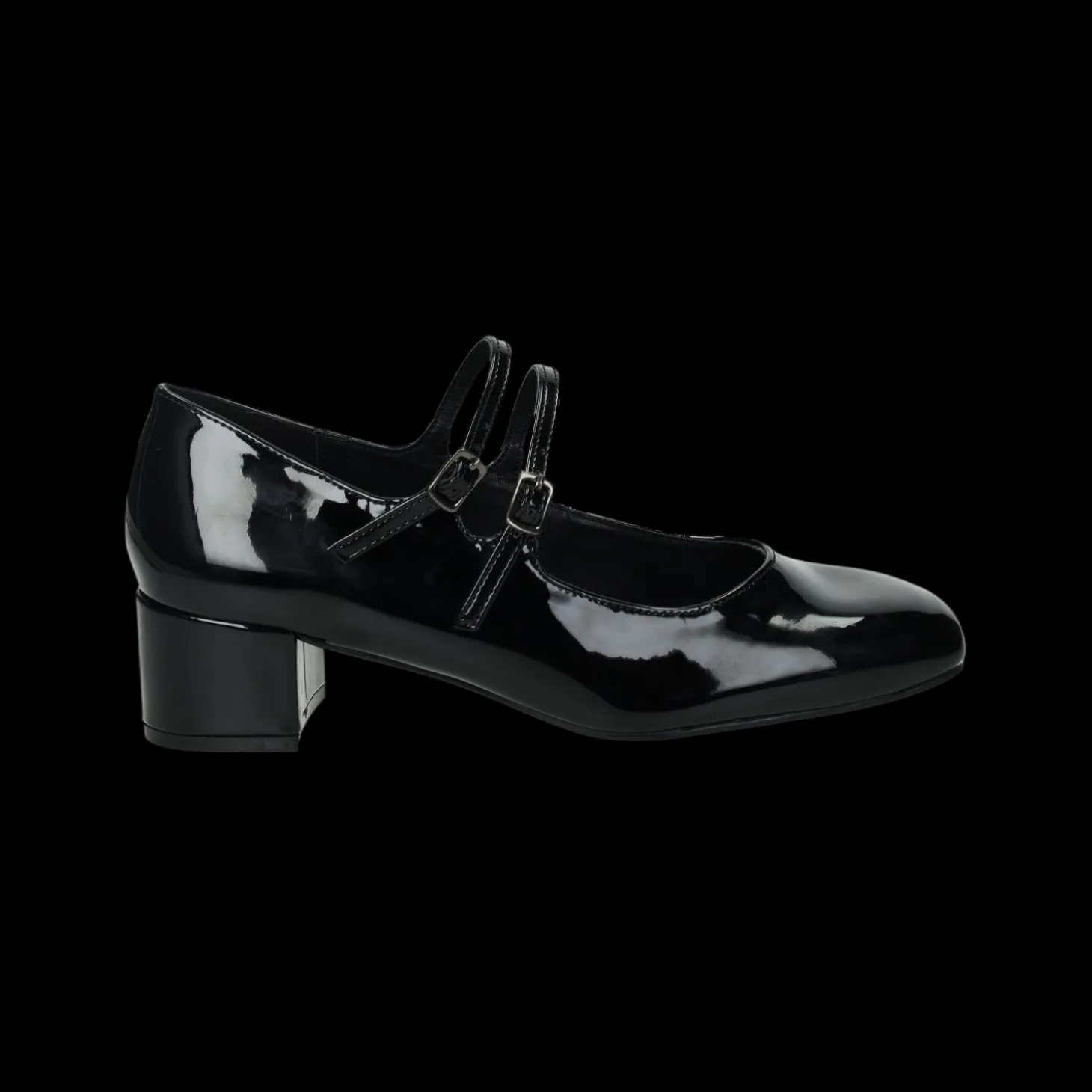 Dècolletè in vernice.