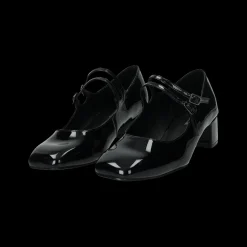 Dècolletè in vernice.