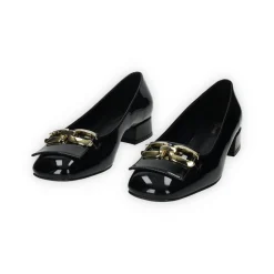 Décolleté in vernice