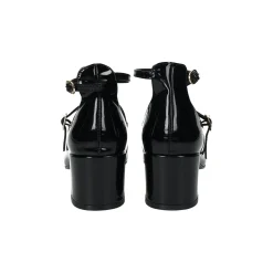 Décolleté in vernice