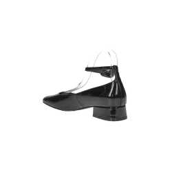 Décolleté in vernice