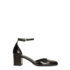 Décolleté in vernice a punta quadrata. Made in Italy. Tacco alto 5.5cm