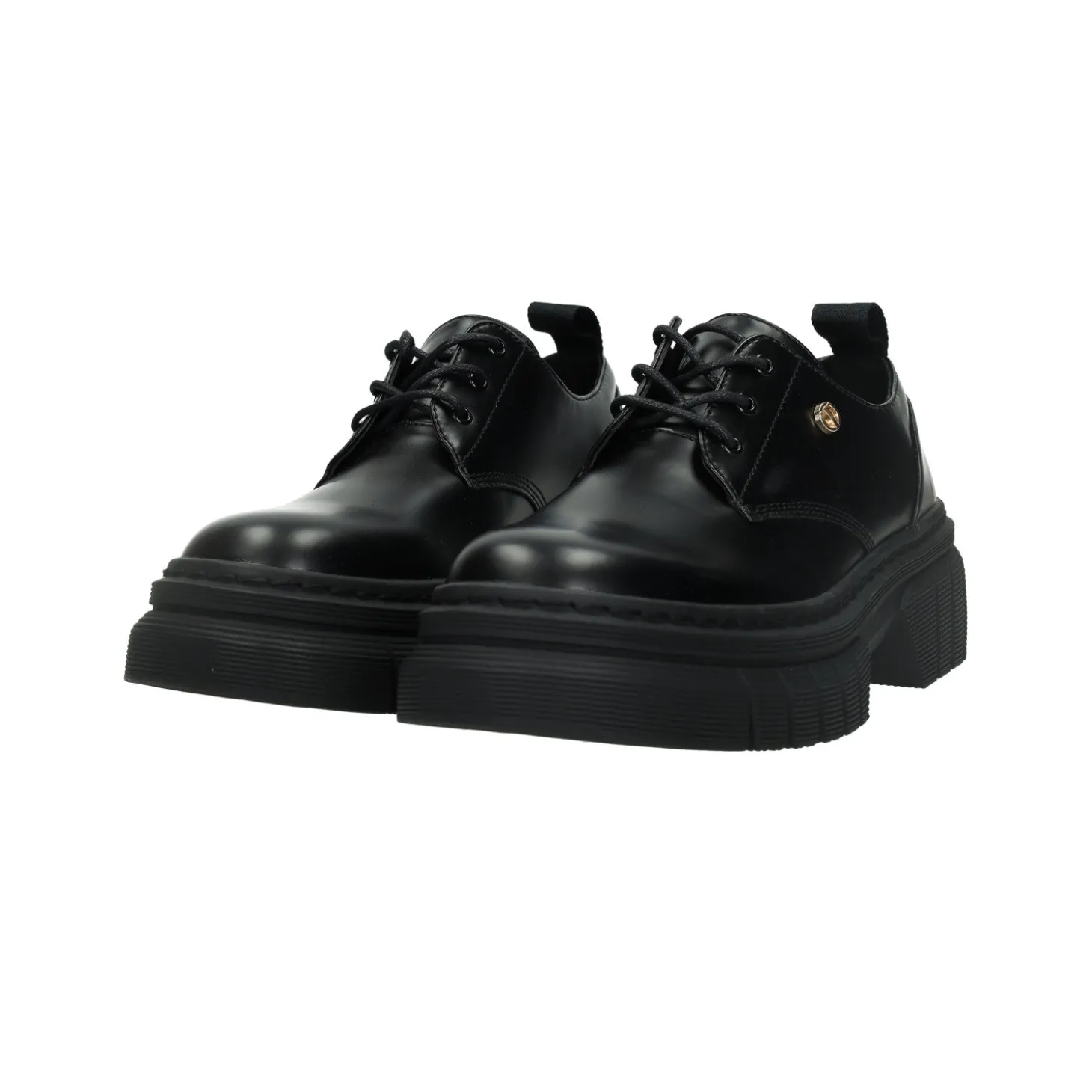 Derby con suola carrarmato.Tacco alto 4cm