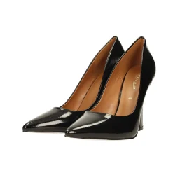 Eleganti décolleté a punta in vernice. Tacco alto 11cm