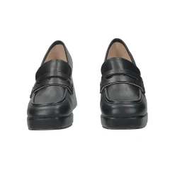 Mocassini con fibbia. Tacco alto 8cm