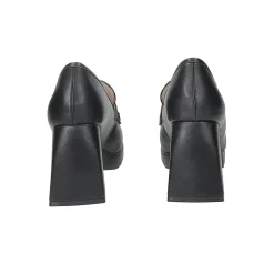 Mocassini con fibbia. Tacco alto 8cm