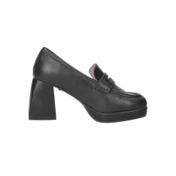 Mocassini con fibbia. Tacco alto 8cm