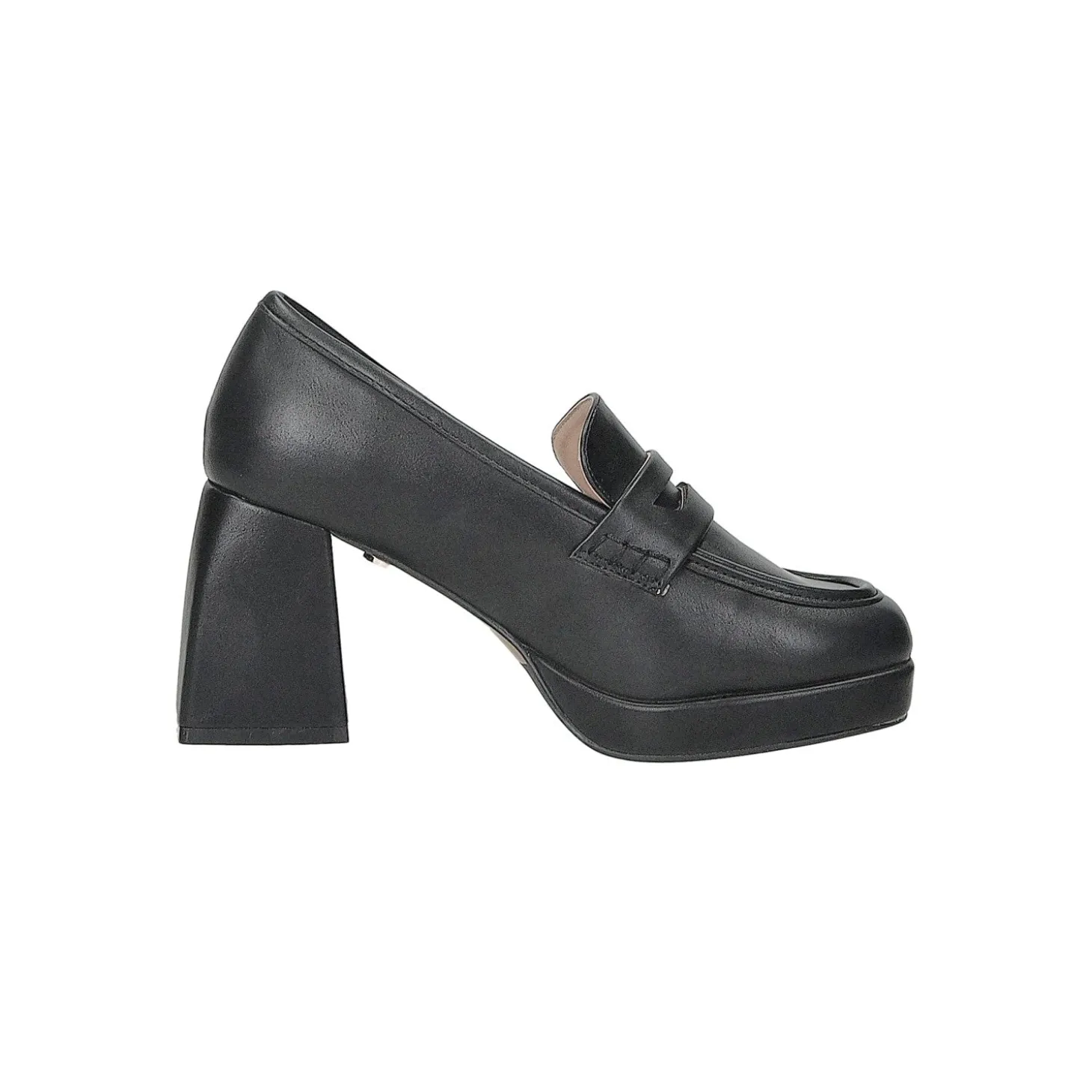 Mocassini con fibbia. Tacco alto 8cm