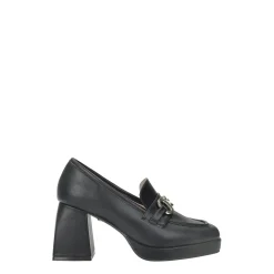 Mocassini con fibbia. Tacco alto 8cm