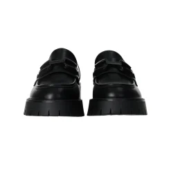 Mocassini con morsetto. Tacco alto 4cm