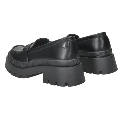 Mocassini con morsetto.Tacco alto: 4cm