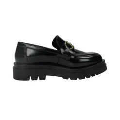 Mocassini con morsetto.Tacco alto 3 cm