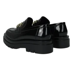 Mocassini con morsetto.Tacco alto 3 cm