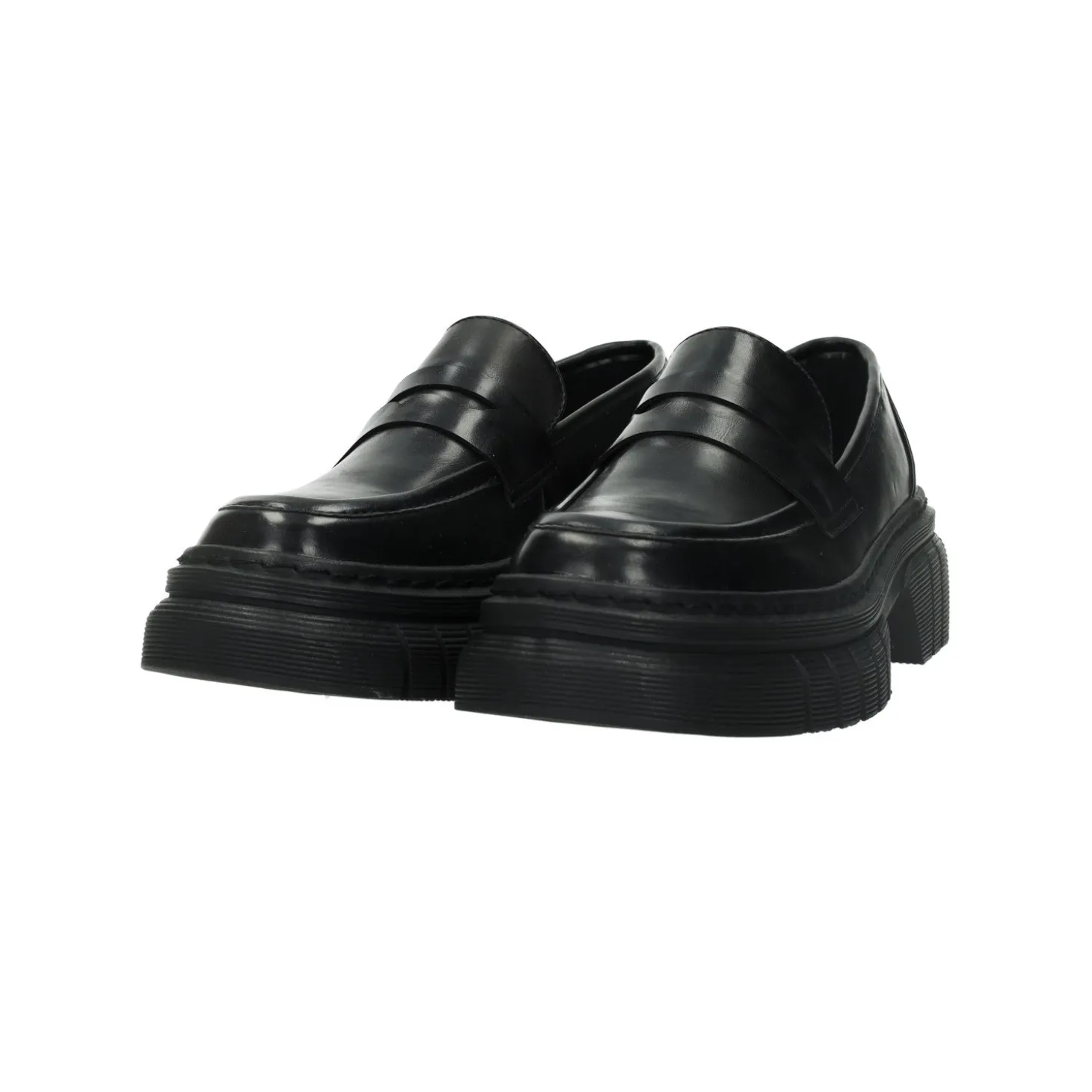 Mocassini con suola dentellata. Tacco alto 4cm