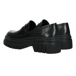 Mocassini con suola dentellata. Tacco alto 4cm