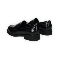 Mocassini con tacco. Tacco alto 3cm