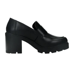 Mocassini in vernice. Tacco alto 7 cm