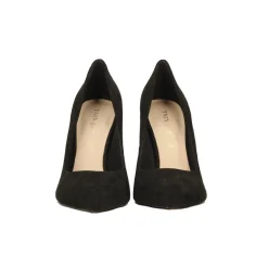 Pumps in microfibra con scollo tondo. Stiletto alto 11cm