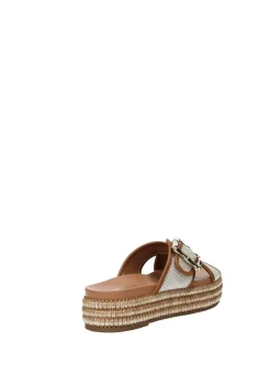 Sandali con fasce incrociate