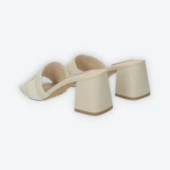 Sandali con fascia elasticizzata