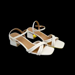 Sandali con fascia tubolare intrecciata. Tacco alto 6cm