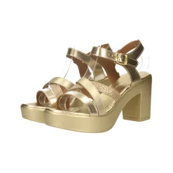 Sandali con intreccio sul davanti. Tacco alto 8.5cm