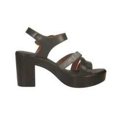 Sandali con intreccio sul davanti. Tacco alto 8.5cm