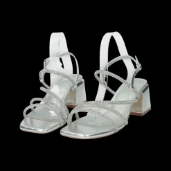 Sandali con listini in strass.