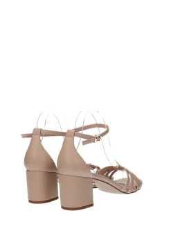 Sandali con listini incrociati