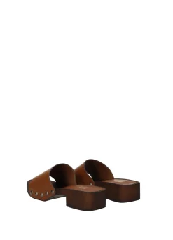 Sandali con tacco basso