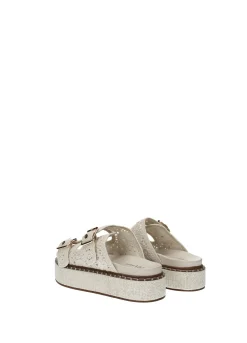 Sandali con tomaia ricamata