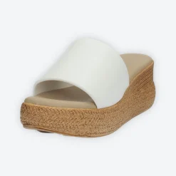 Sandali con zeppa.Altezza tacco: Made in Italy