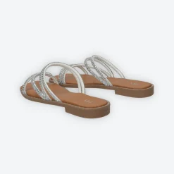 Sandali flat con listini tempestati di strass