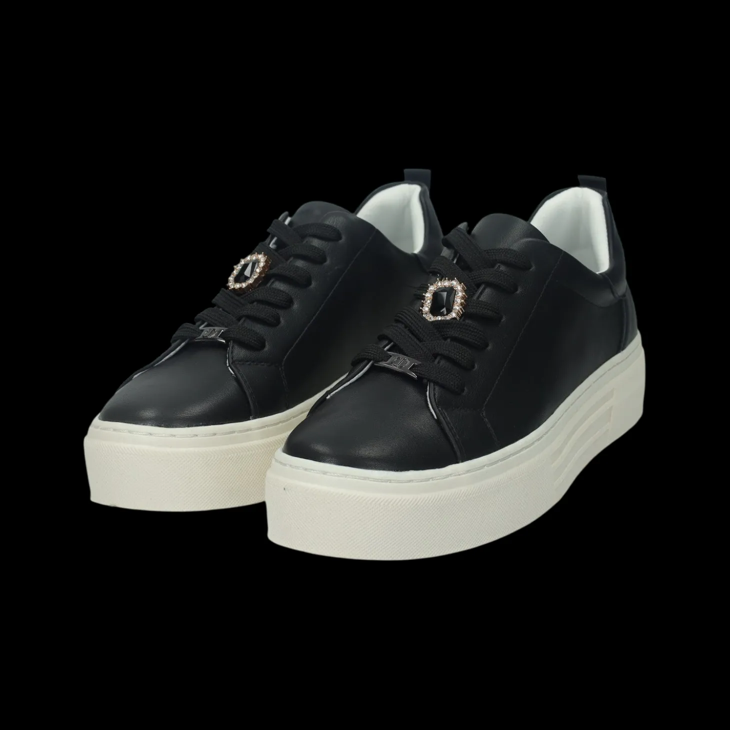 Sneakers con dettaglio in gioiello.Tacco alto 4 cm