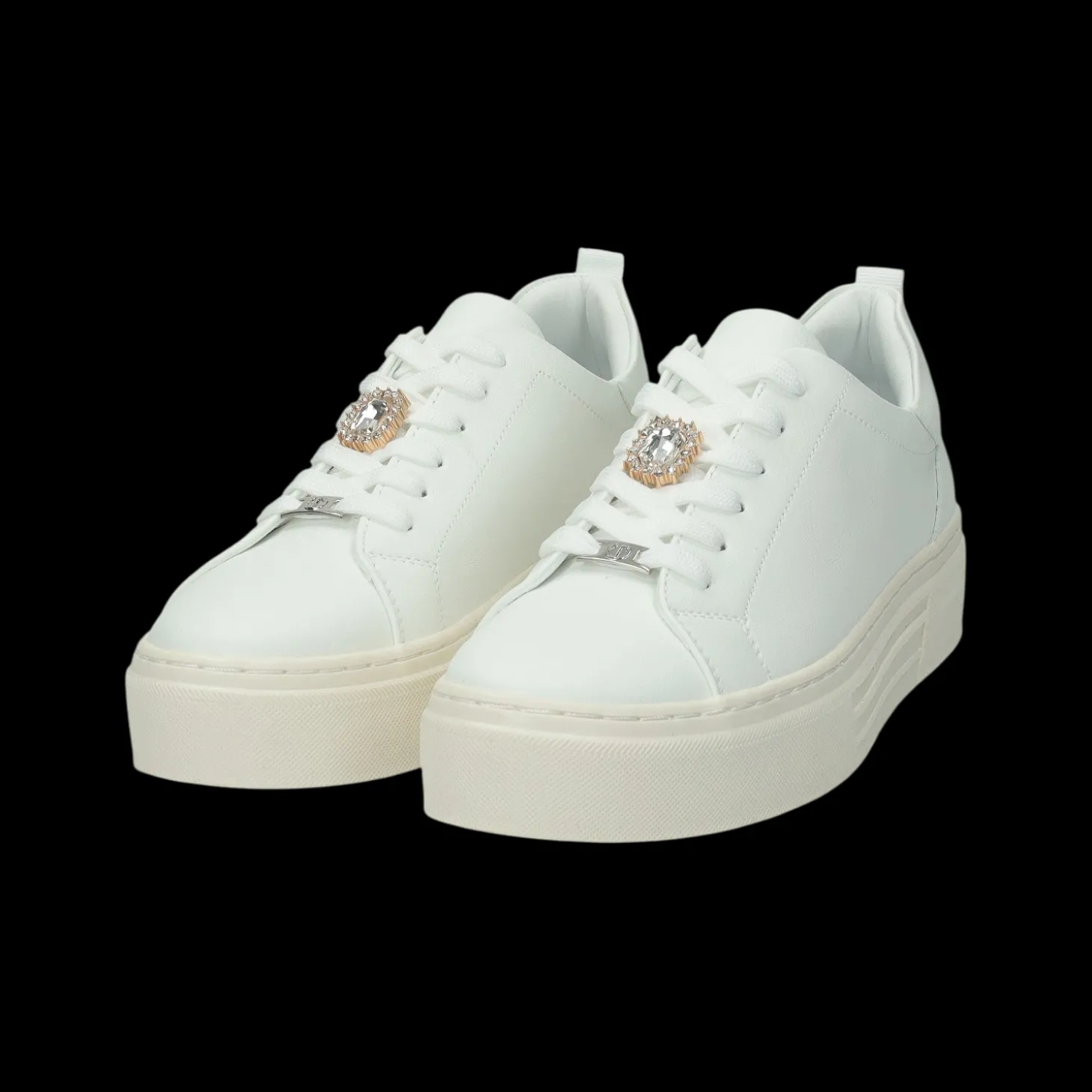 Sneakers con dettaglio in gioiello.Tacco alto 4 cm