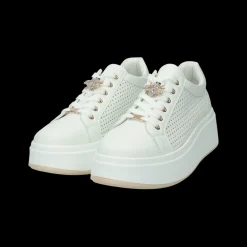 Sneakers con dettaglio.Tacco alto 4 cm