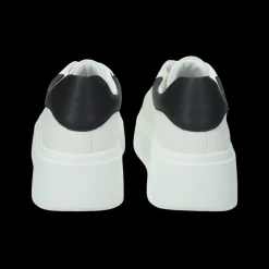 Sneakers con gioiello.Tacco alto 3cm