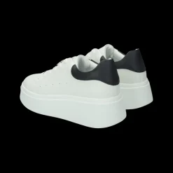 Sneakers con gioiello.Tacco alto 3cm