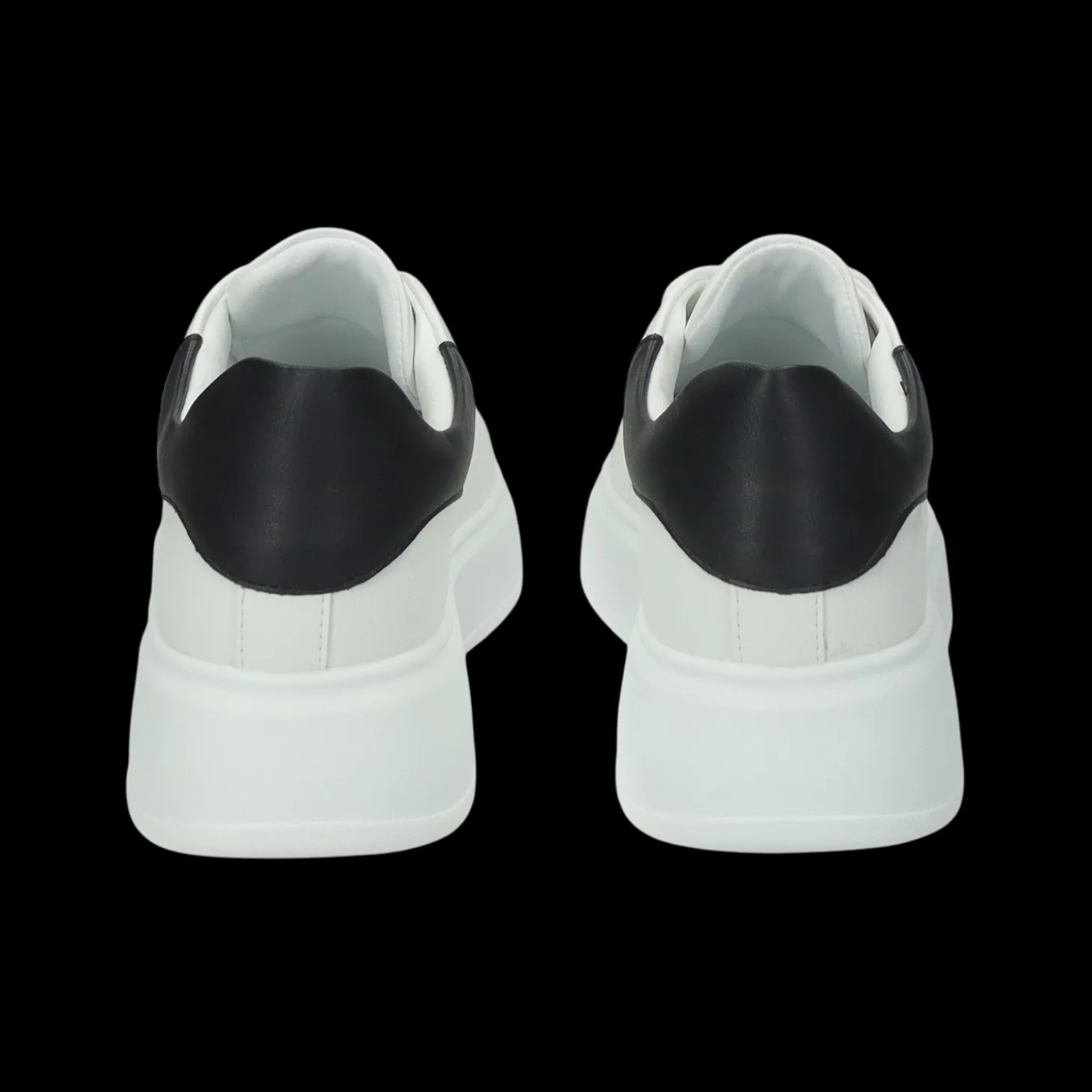 Sneakers con inserto in gioiello.Tacco alto 3cm