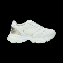 Sneakers con tomaia traforata.Tacco alto 3 cm