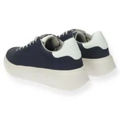 Sneakers in ecopelle con cuciture a vista