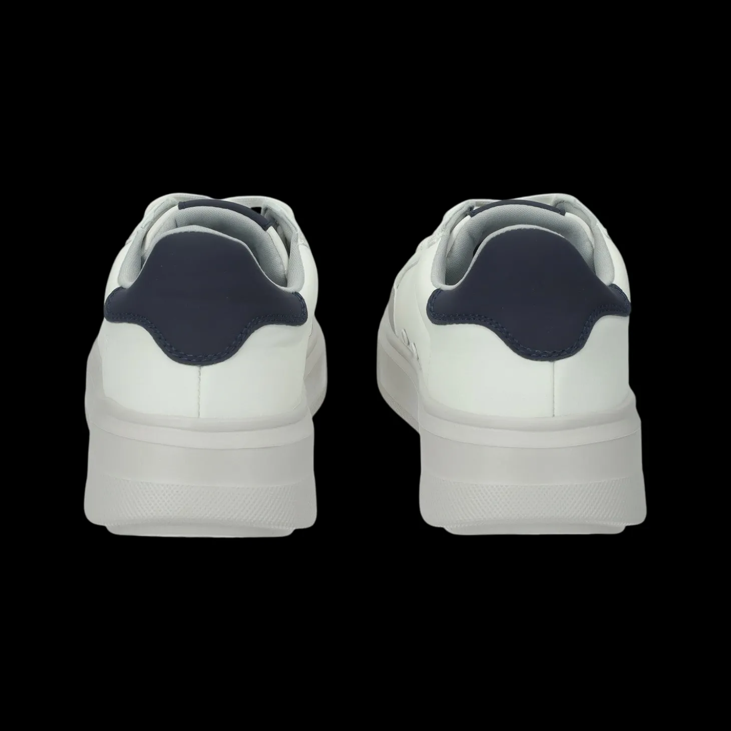 Sneakers in ecopelle con cuciture a vista